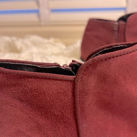 Di Fontana red suede Western style ankle boots NWOT size 38 - Picture 8 of 9